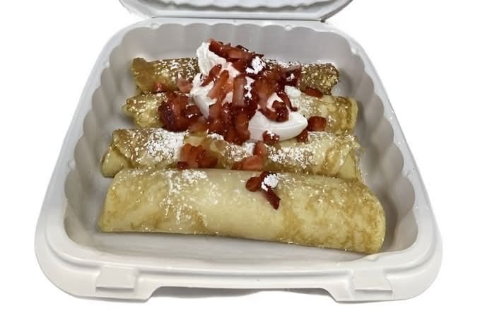 Strawberry Crรชpes.