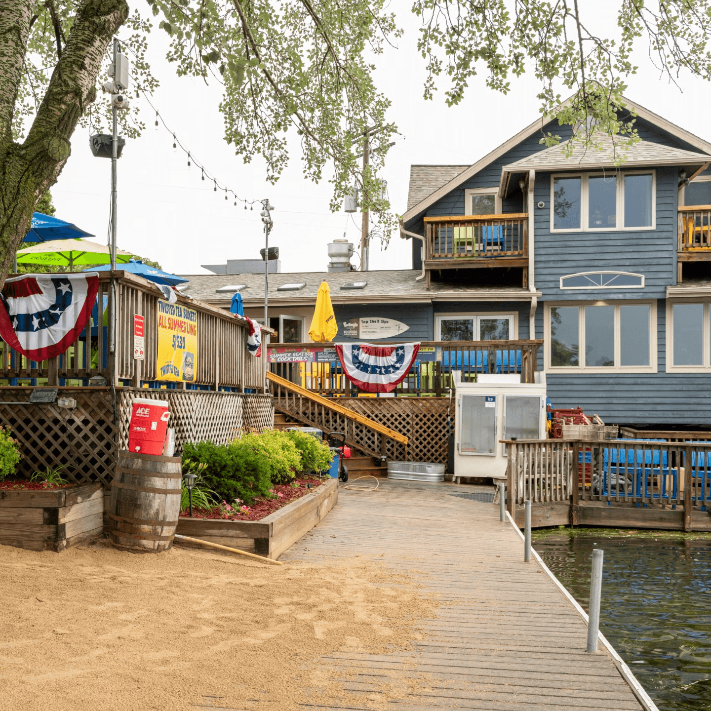 Welcome to Foolery's on Okauchee!