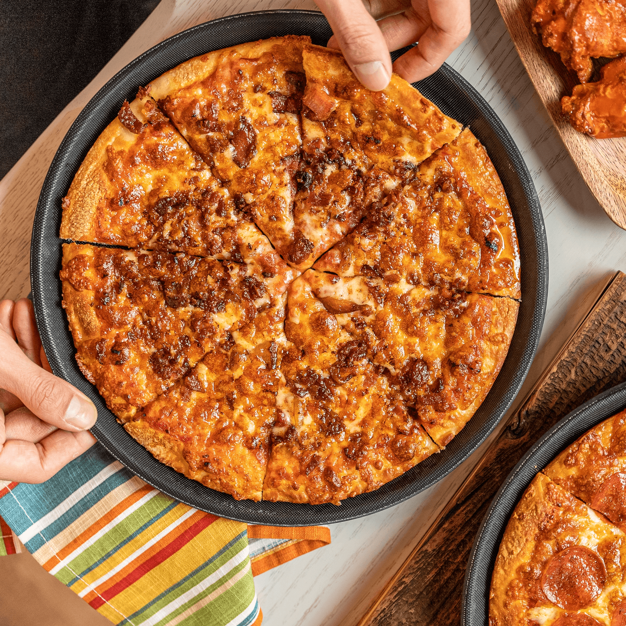 Singas Famous Pizza gallery image #6