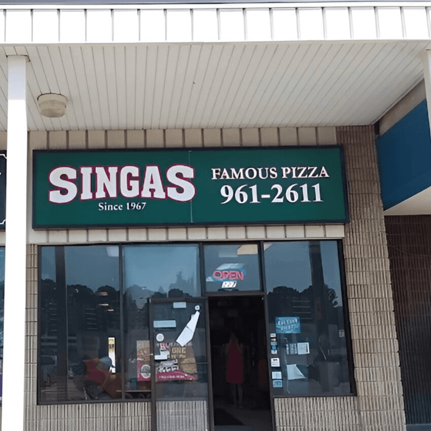 Singas Famous Pizza - Central Park