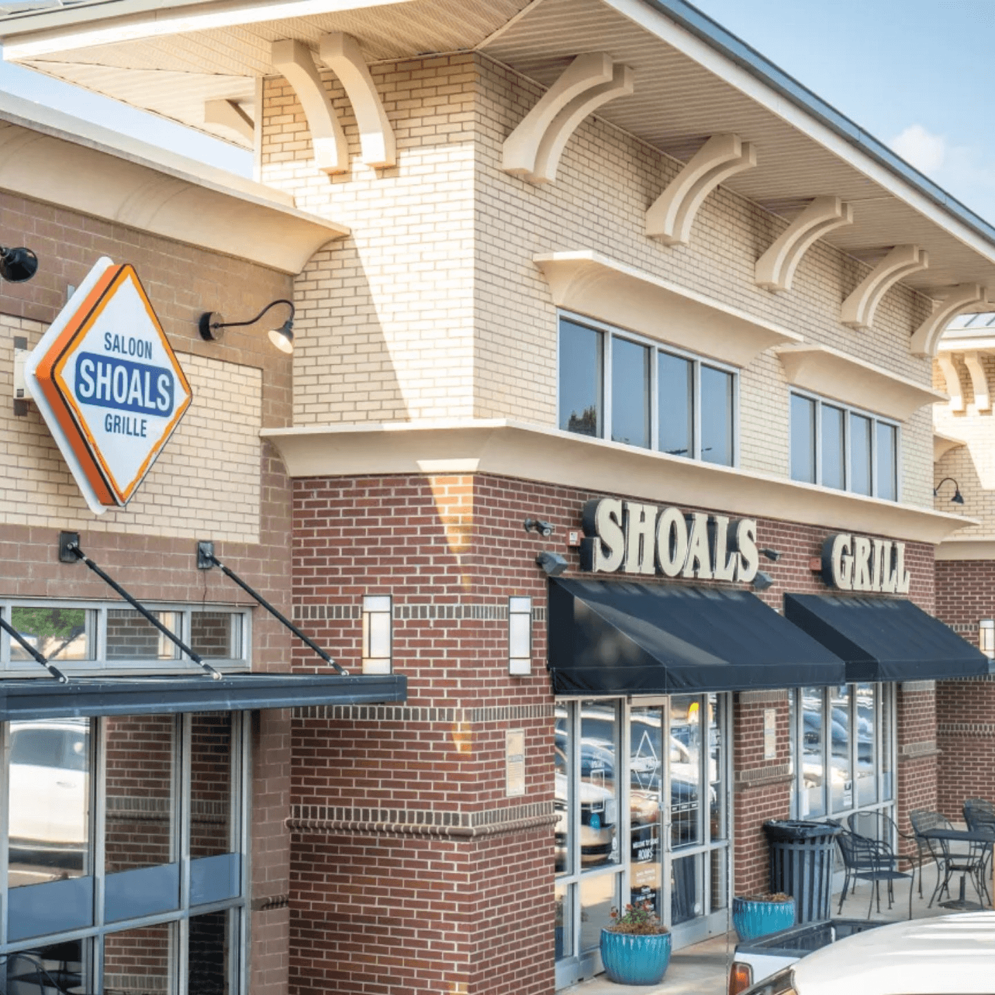 Welcome to Shoals Bar & Grill 🍸