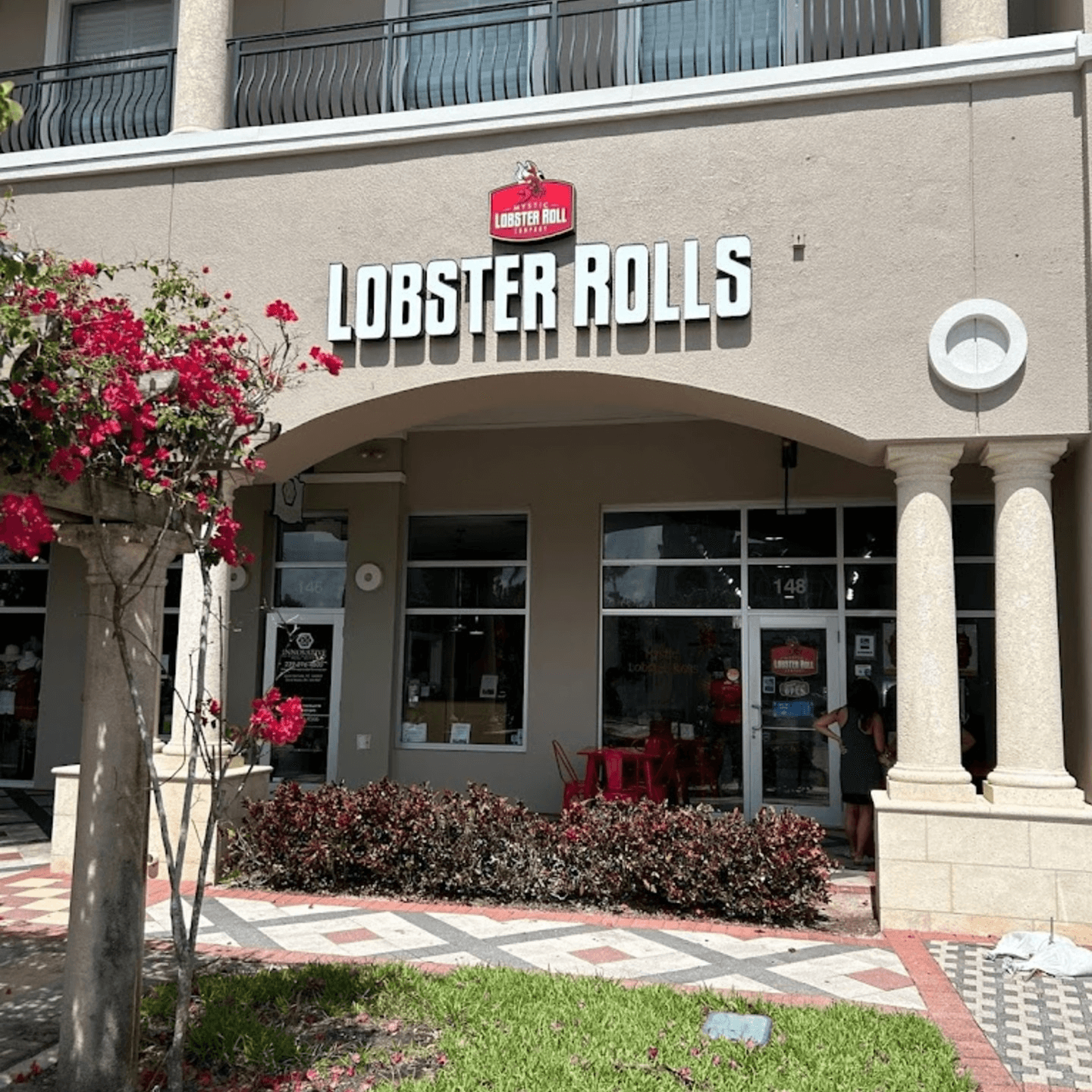 Welcome to Mystic Lobster Rolls
