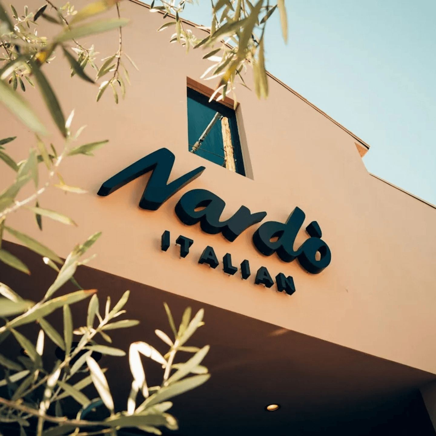 Book Your Table in Culver City!
