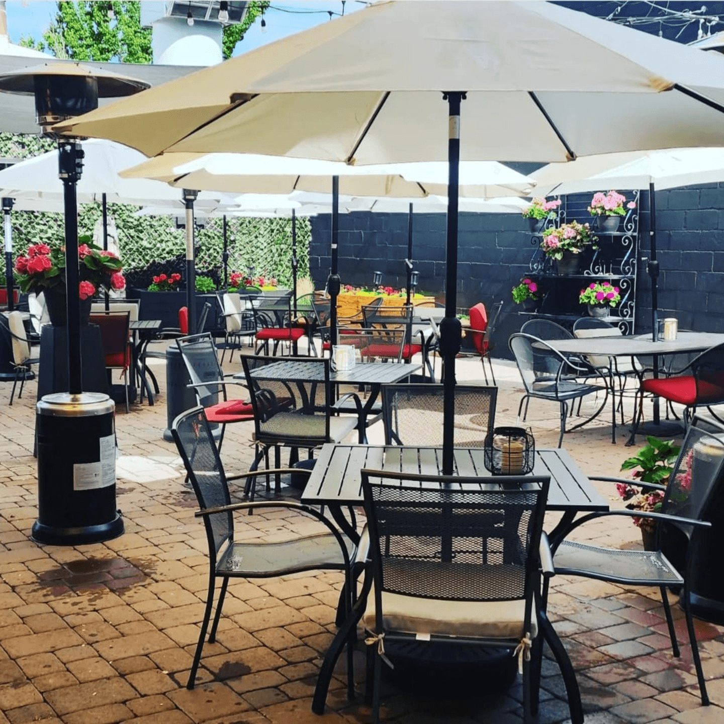 Family Friendly and Comfortable Dining 
