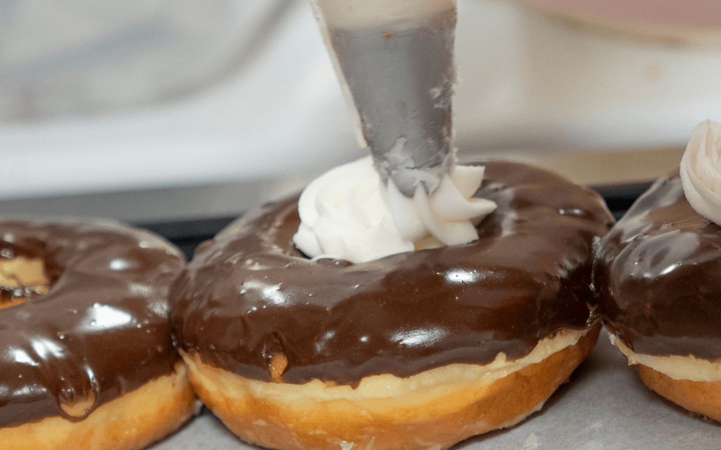 Your Donut Fix, Delivered Fast 