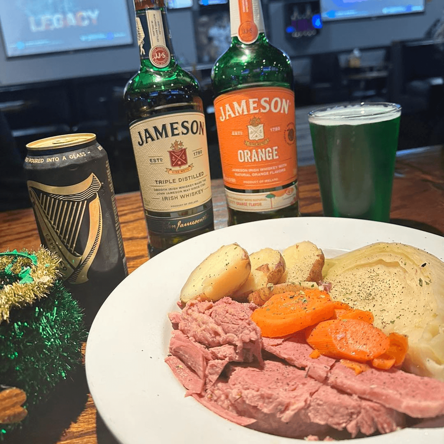 Welcome to Sidelines Sports Bar & Grill