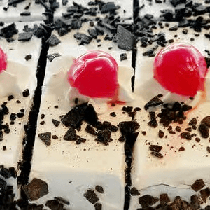 Black Forest Cake (Eggless Pastry).