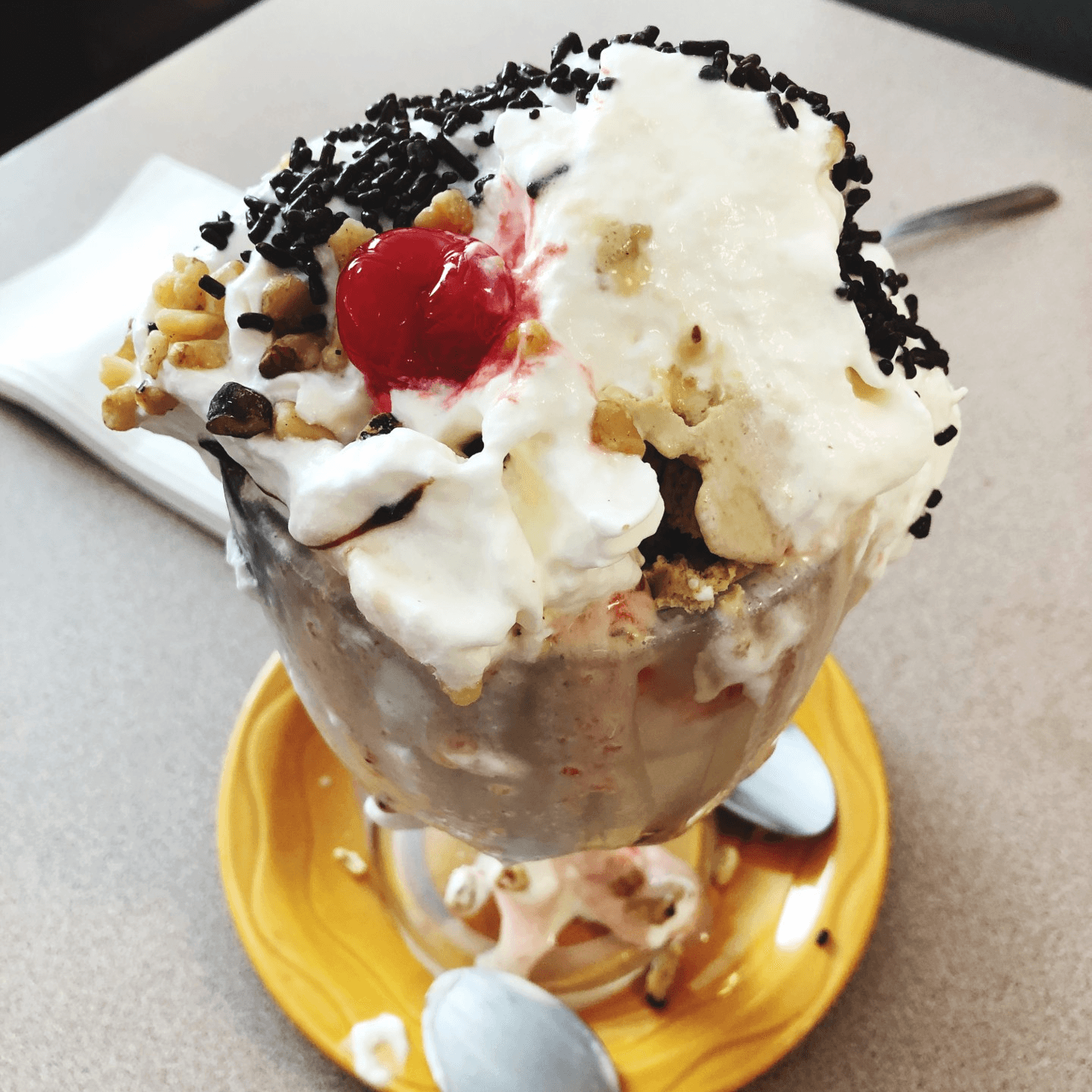 Decadent Hot Fudge Sundaes 🍨