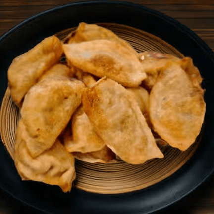 Chicken mo:mo (dumplings).