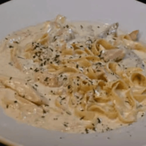 Chicken Alfredo Lunch Portion.