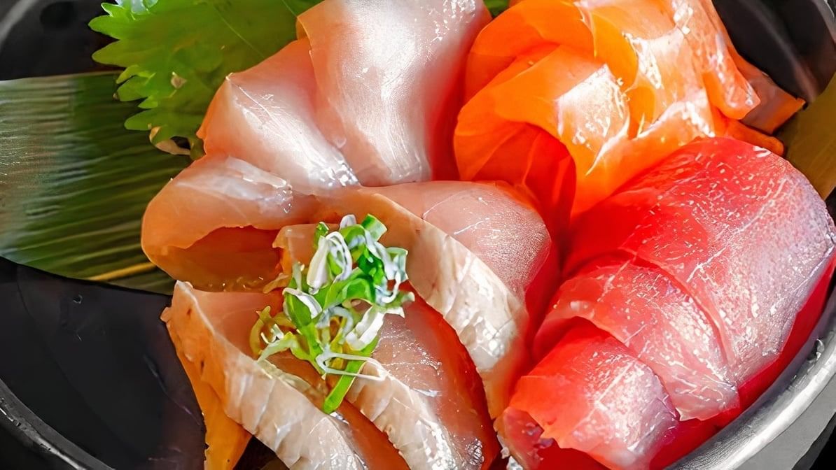 Deluxe Sashimi.