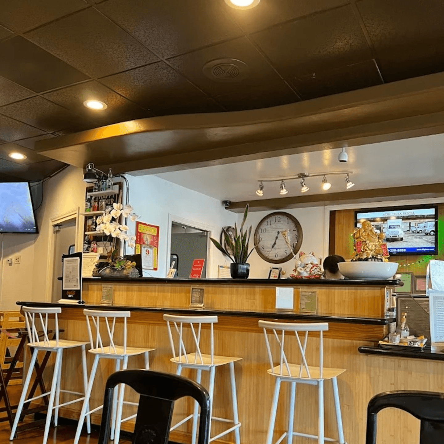 Laid-Back Local Vibes