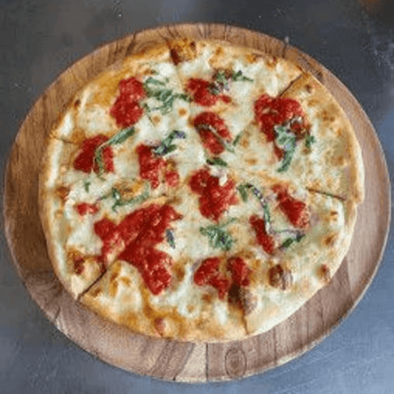 10" Cauliflower Margherita Pizza.