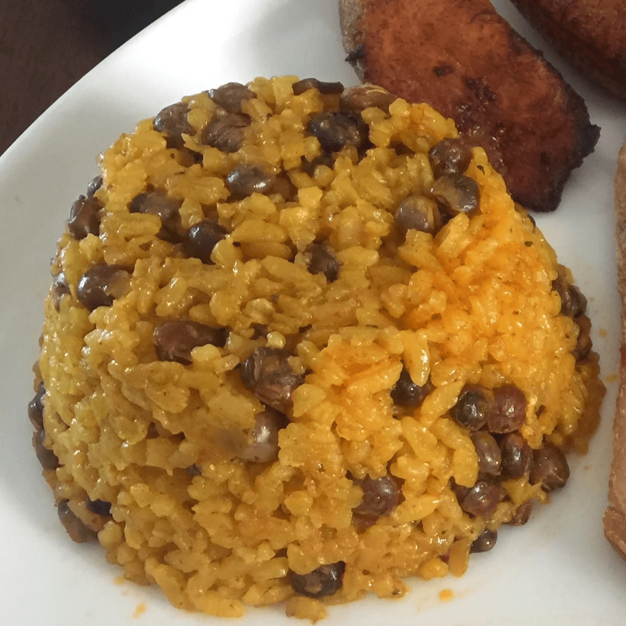 Arroz con Gandules 1/2 Tray.