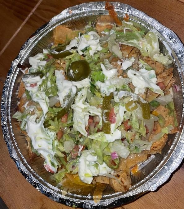 Nachos Con Pollo Asado / Grilled Chicken Nachos.