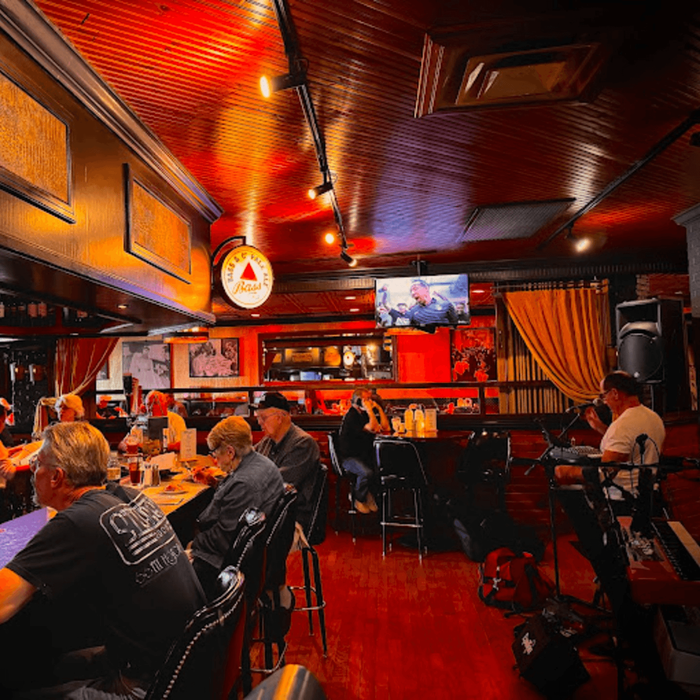 Great Food, Drinks, and Live Music at Johnny's!