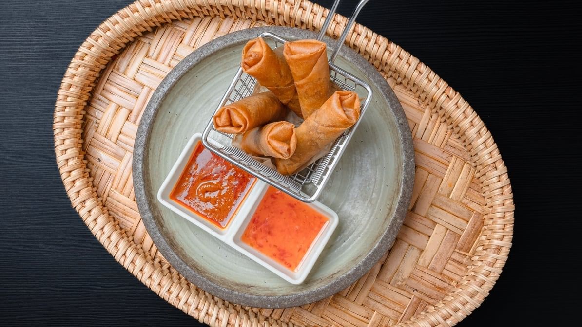 Egg Rolls ຍໍ່ຈືນ.