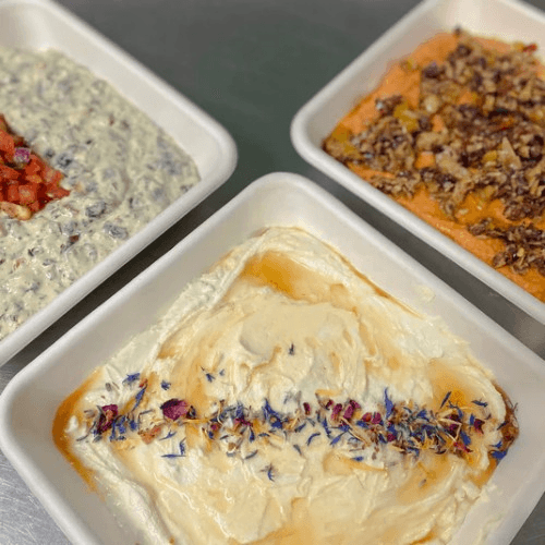 Assorted Dips & Breads (Serves 20).