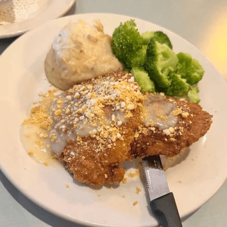 Catering 10 Pieces Macadamia Chicken.