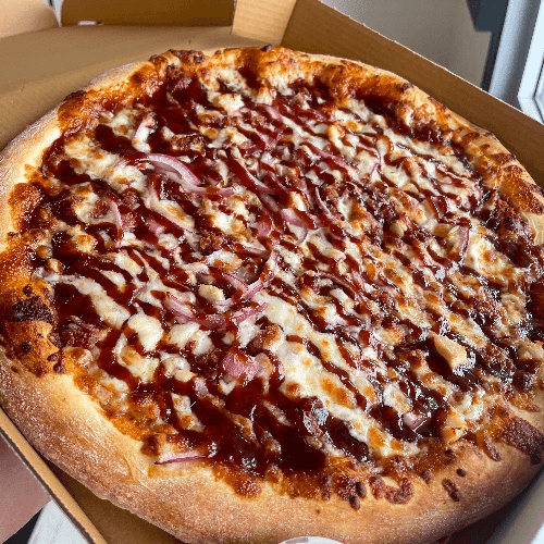 In BBQ We Cluck Pizza (8" Small).