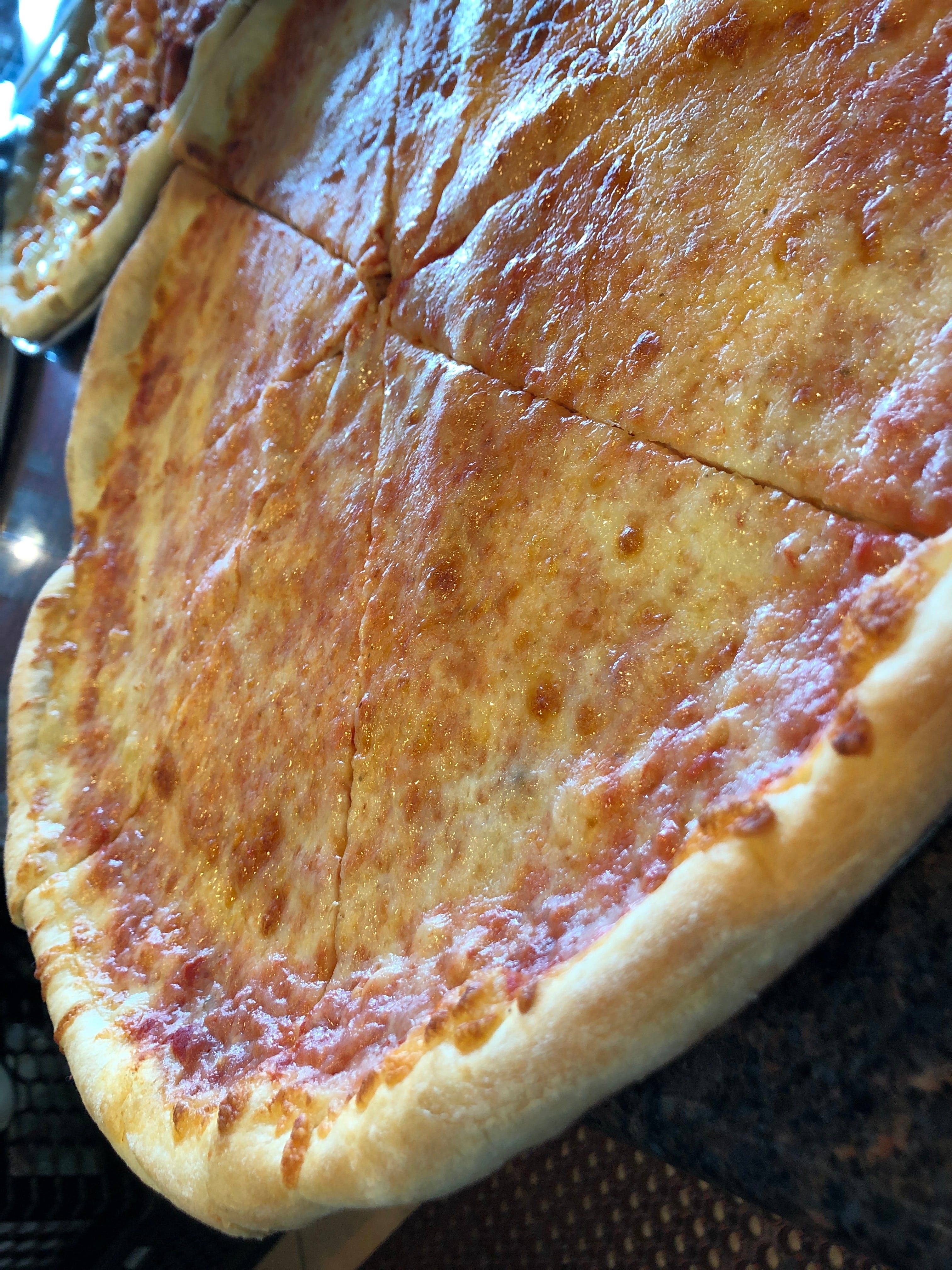 Delicious Cheese Pizza and More Italian Favorites