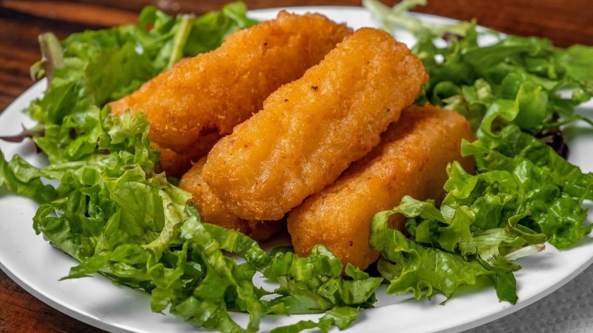Five Pcs Mozzarella Sticks.