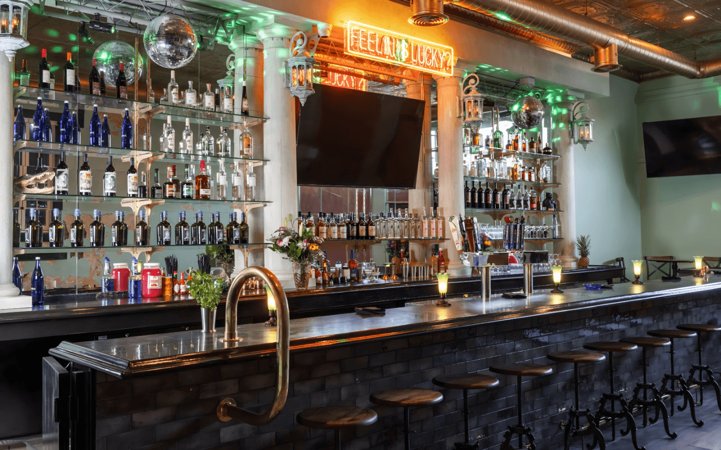 Mardi Gras Hours at The Evangeline Swamp Room! 🎭