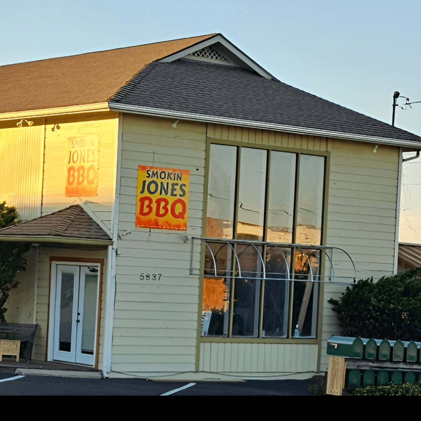 Welcome To Smokin' Jones BBQ🔥