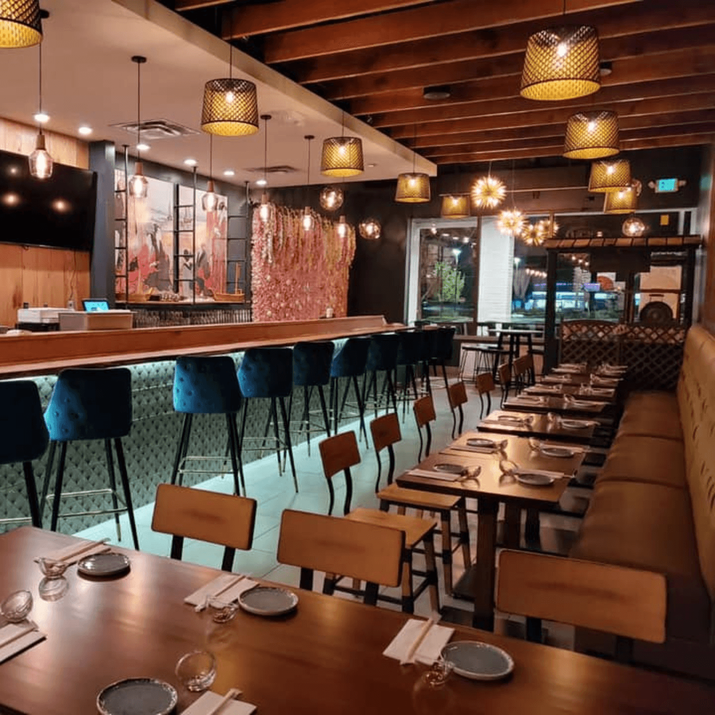 Welcome to Akeno Sushi Bar & Thai! 