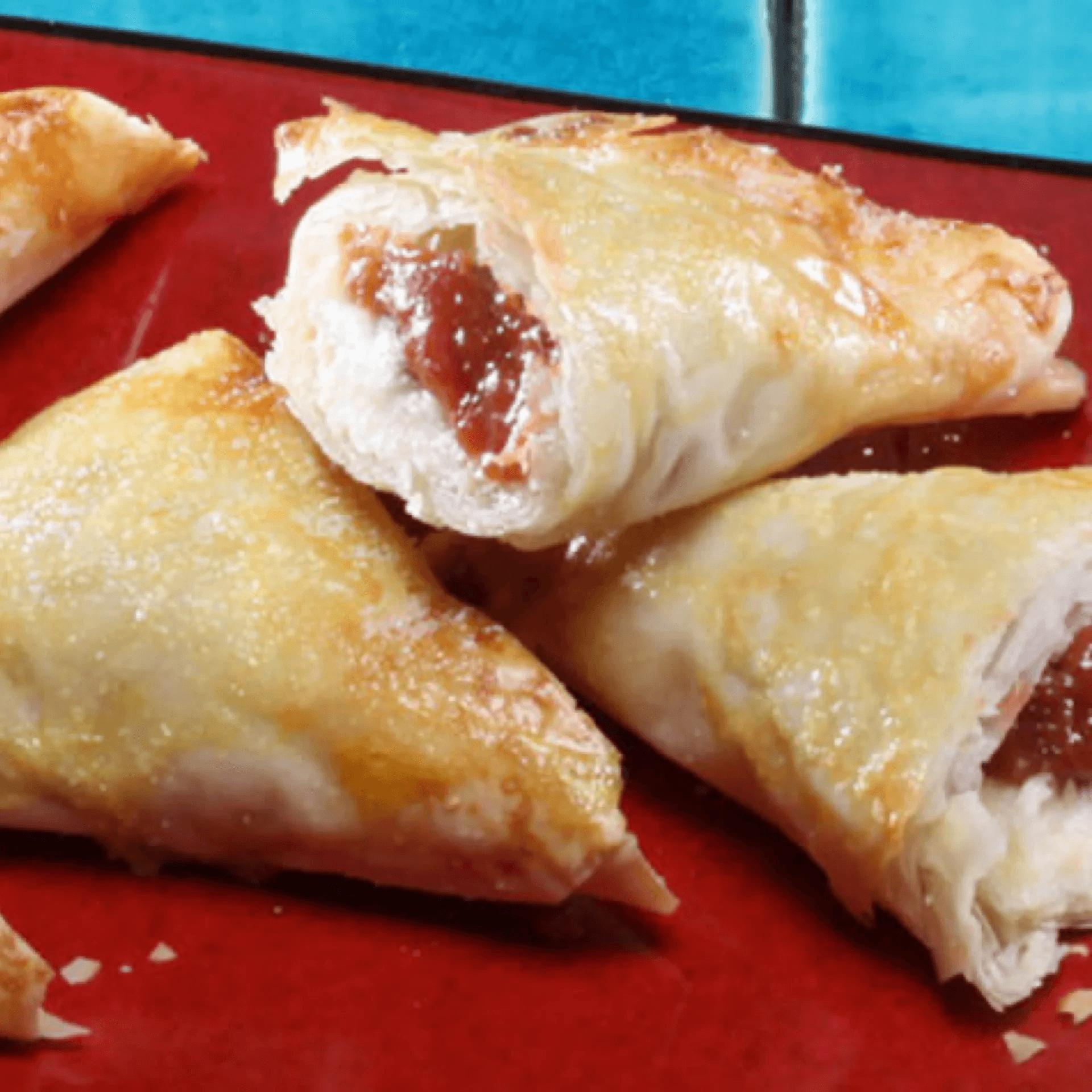 Guava Cream Cheese Pastry (1 Piece).