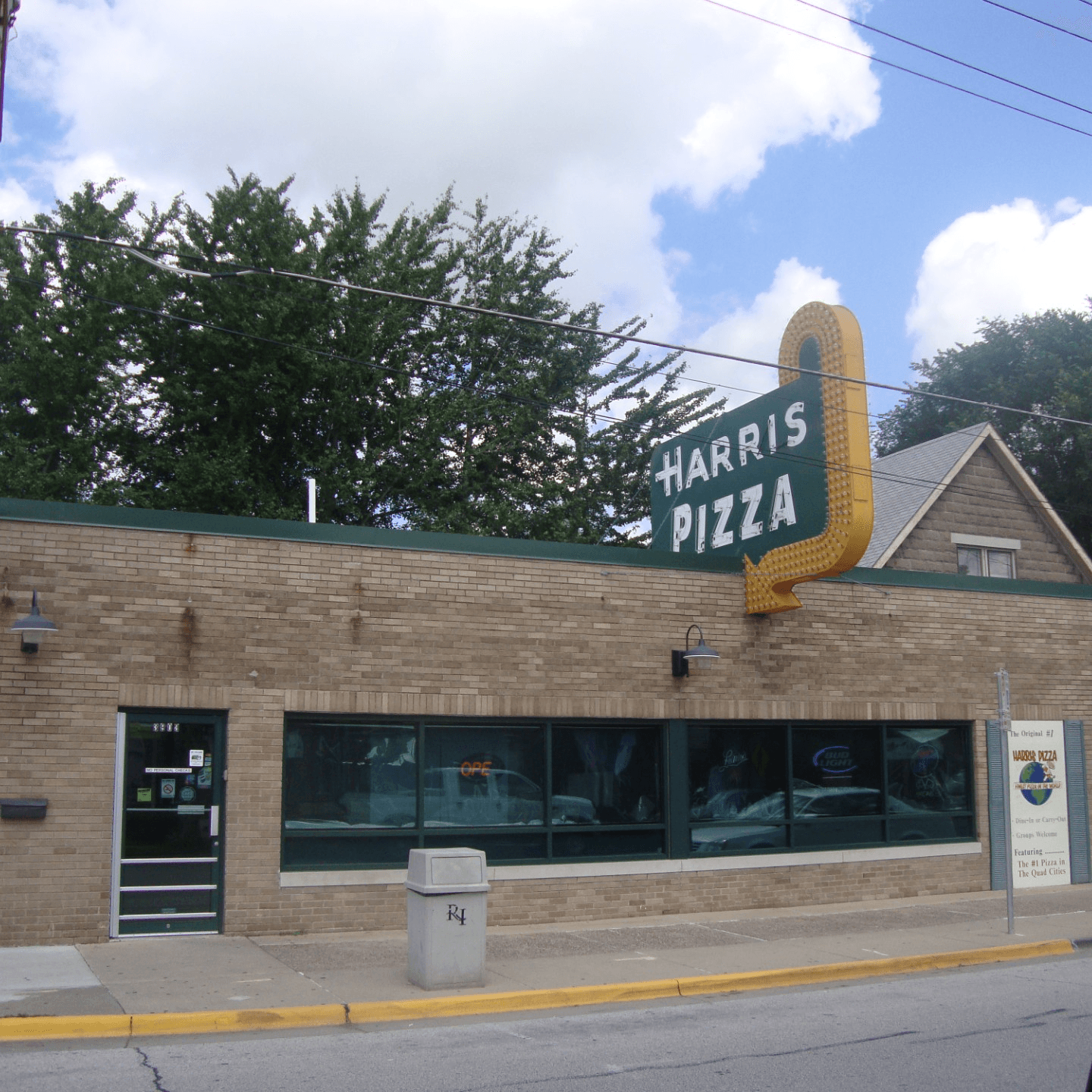 Welcome to Harris Pizza - Rock Island