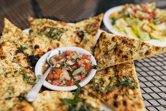 Fresh Salads to Complement Your Pizza