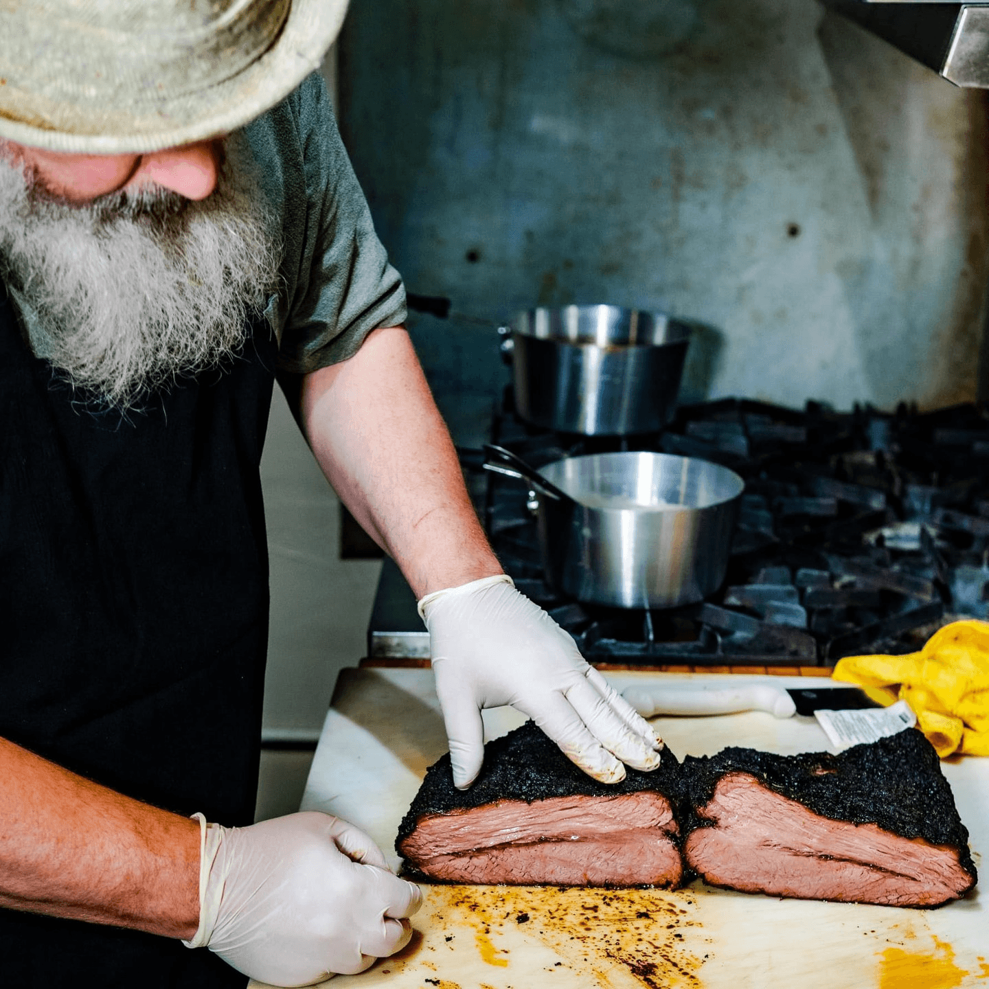   Dig into Seattle's Best BBQ: Must-Try Dishes!