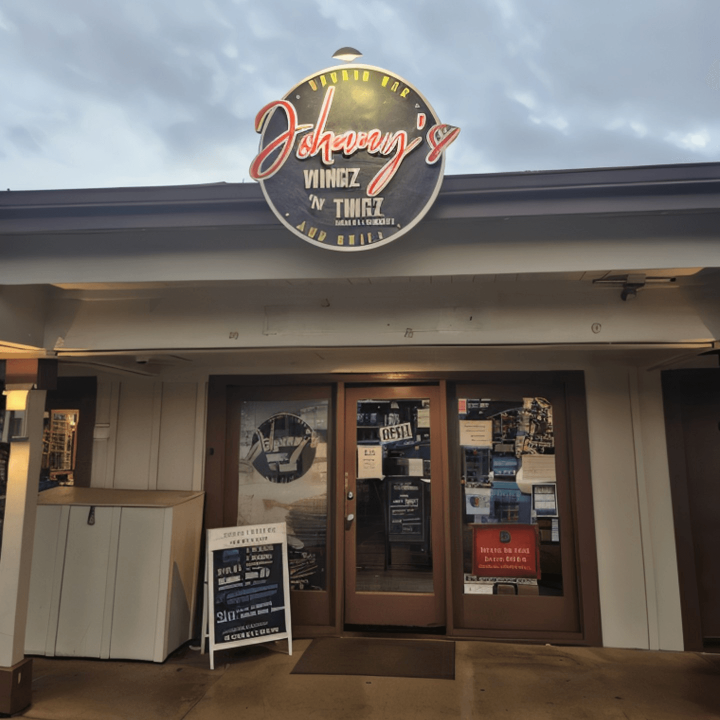 Welcome to Johnny's Wingz N Tingz