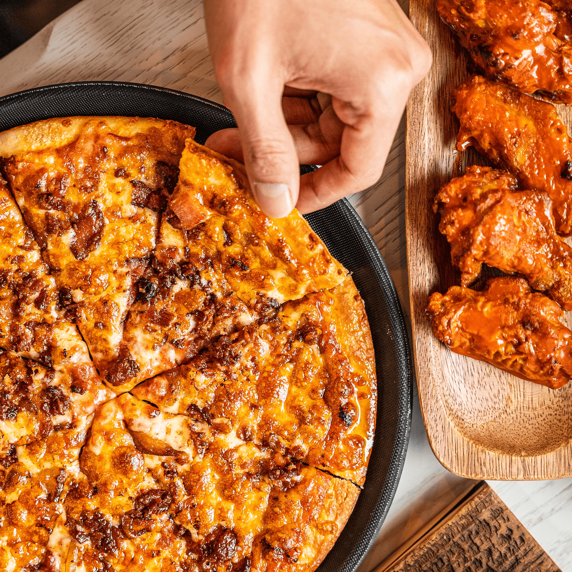 Singas Famous Pizza gallery image #1