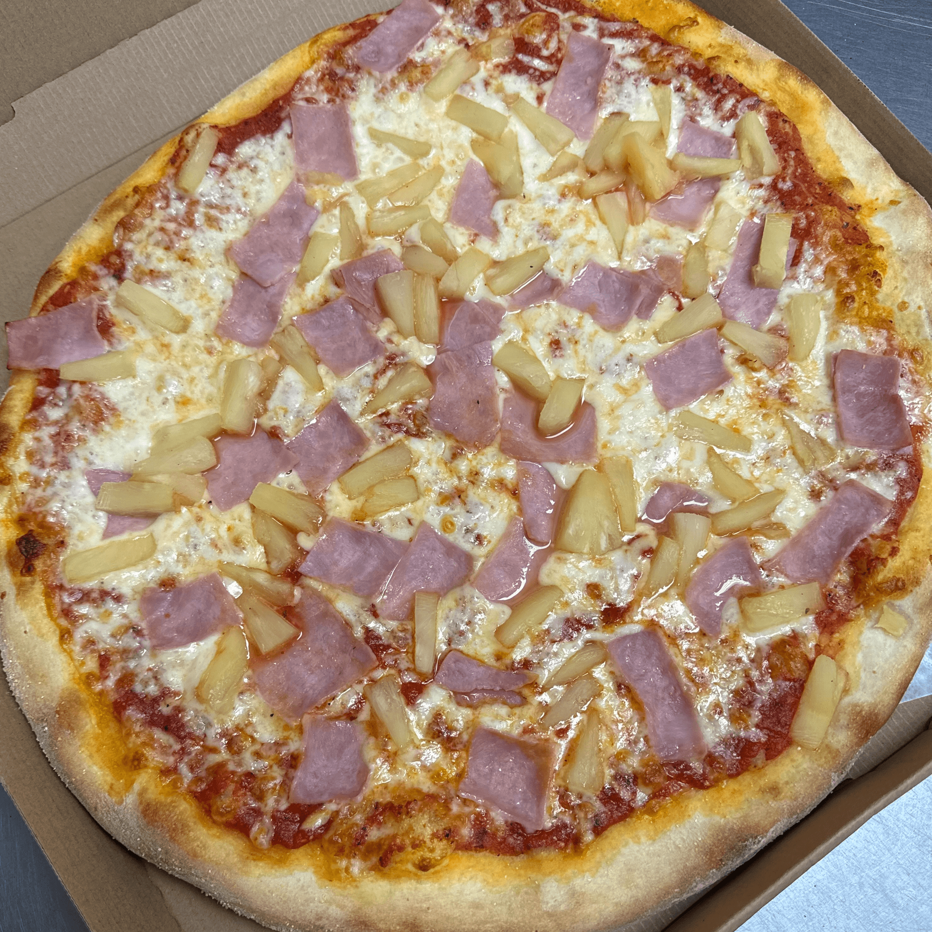 Monday 16" Large Hawaiian Pizza.