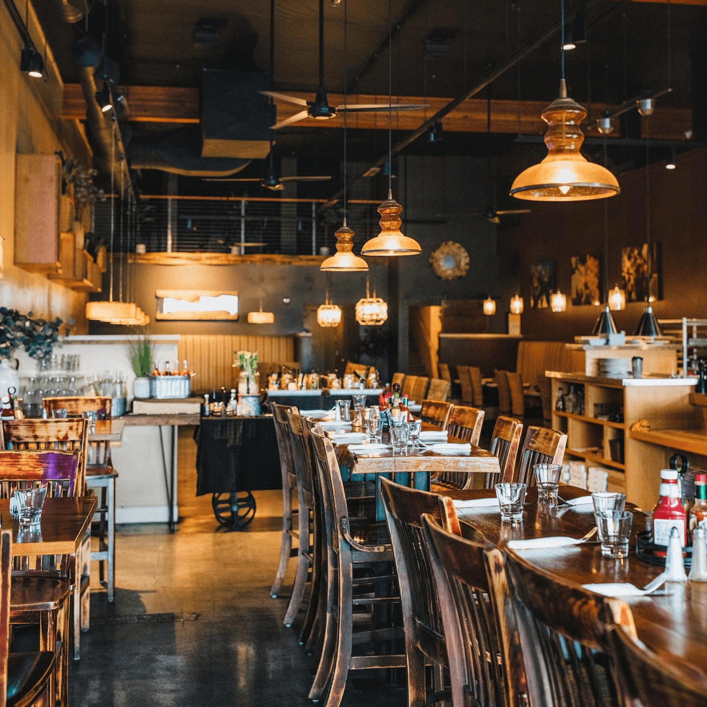 Cozy Dining Awaits: Reserve Now!