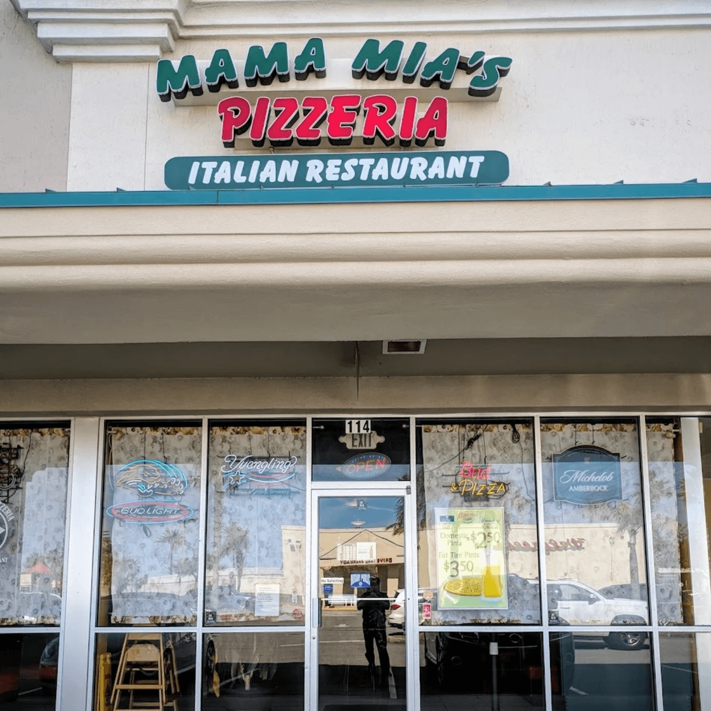 Welcome to Mama Mia's Restaurant