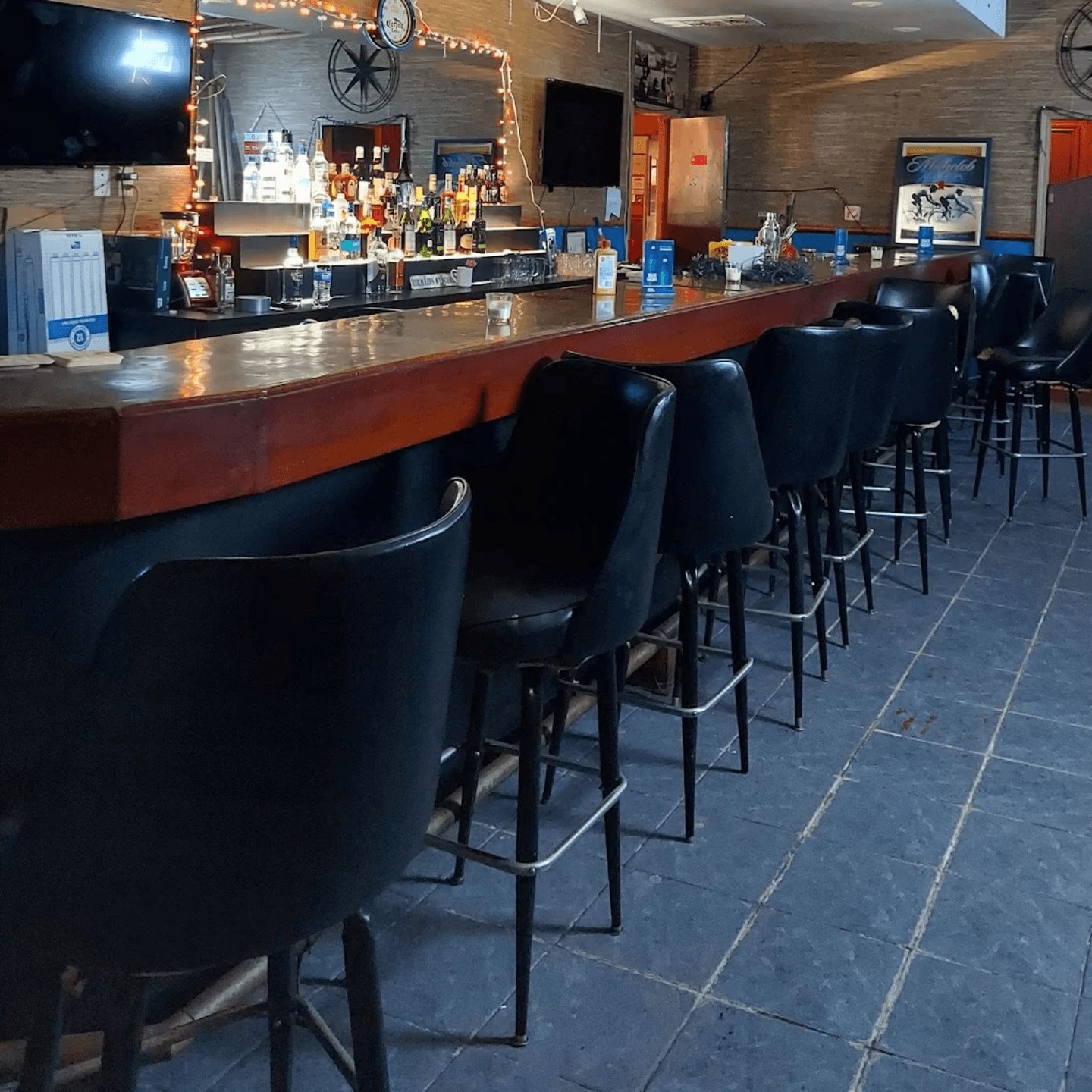 The Bar’s Open – Come Unwind