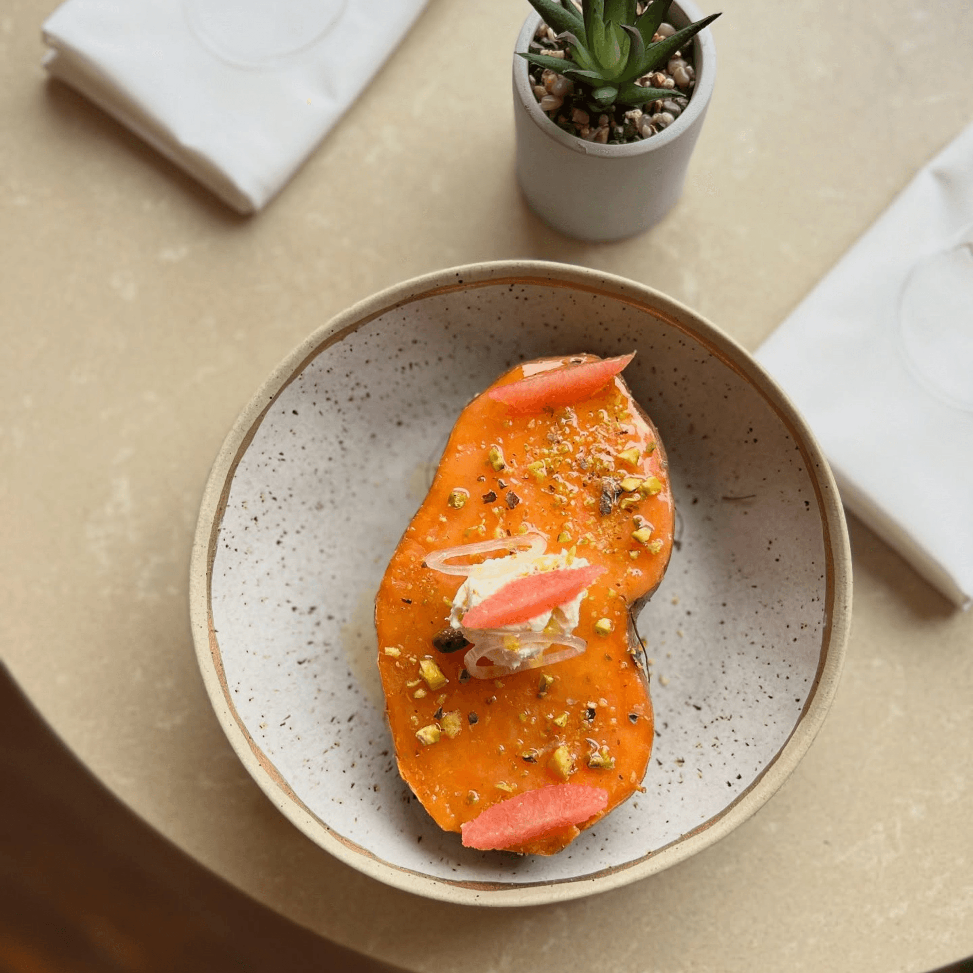 LOLA gallery image #1