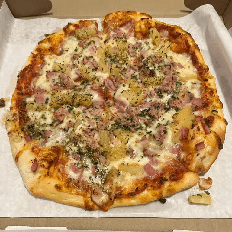 The Aloha Round Pizza.