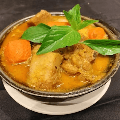 Cà Ri Gà - Sophisticated Golden Chicken.