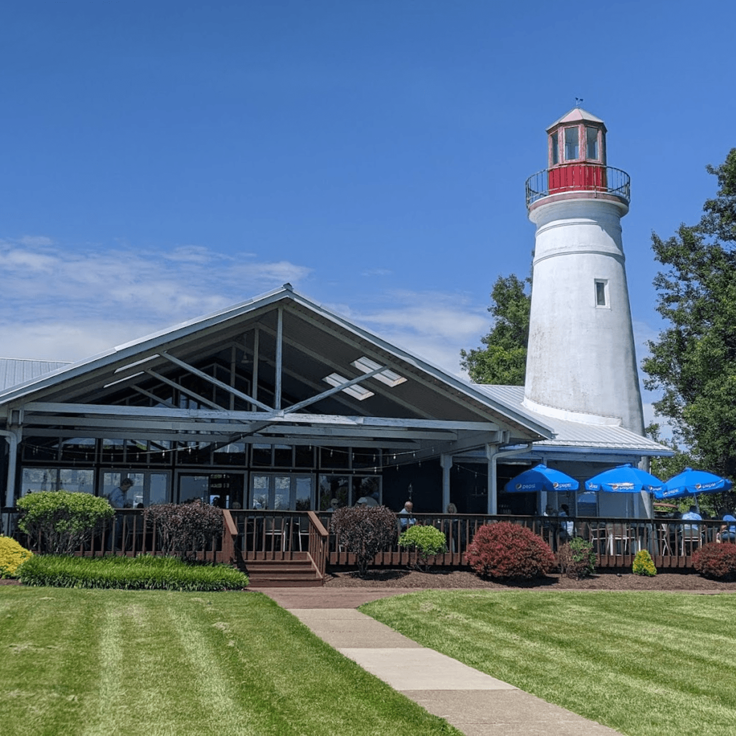 Welcome to Lighthouse Bistro 
