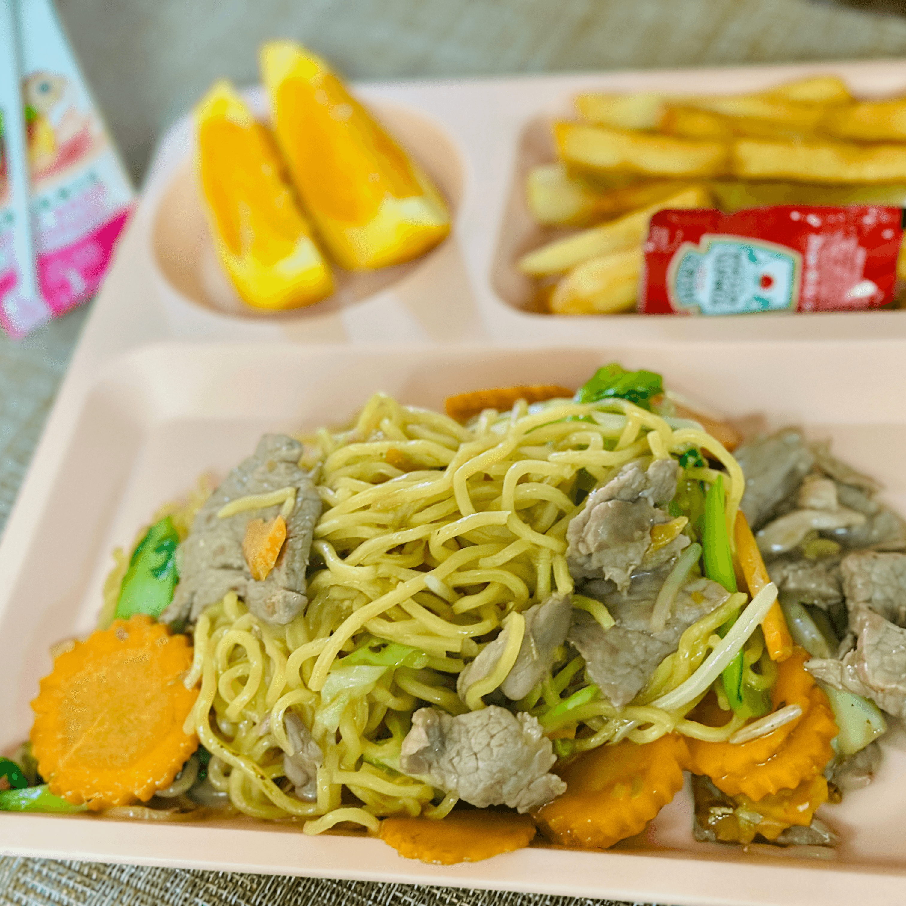 Kid's Pad Mee Lueng.