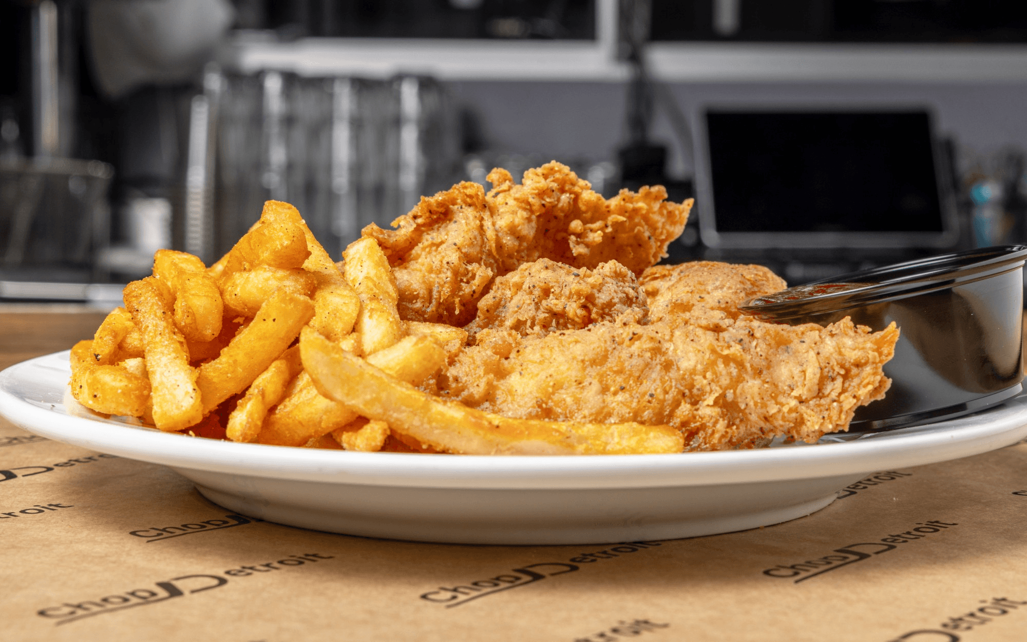 CD Top Shelf | Best Bar and grill in Chelsea, MI | Bar and grill