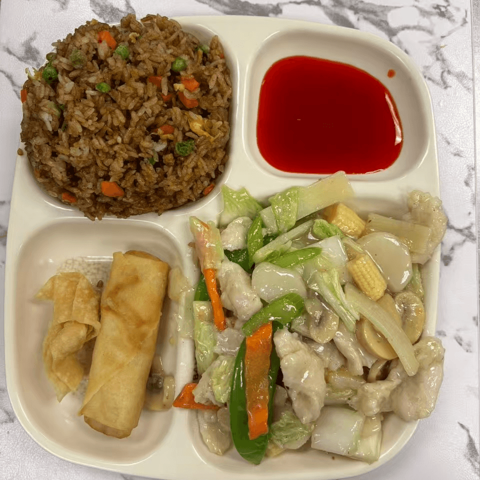 (L5) Moo Goo Gai Pan.