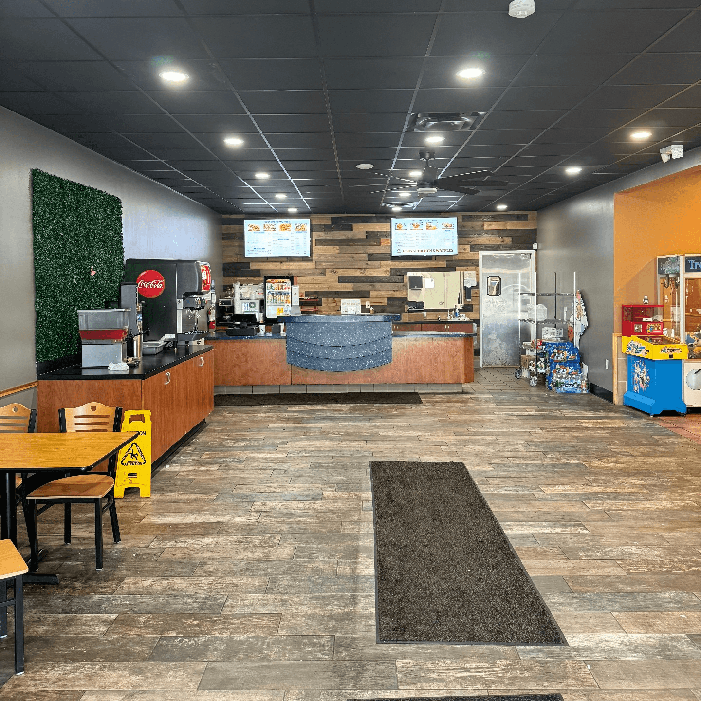 Dine-In Vibes, Takeout Convenience