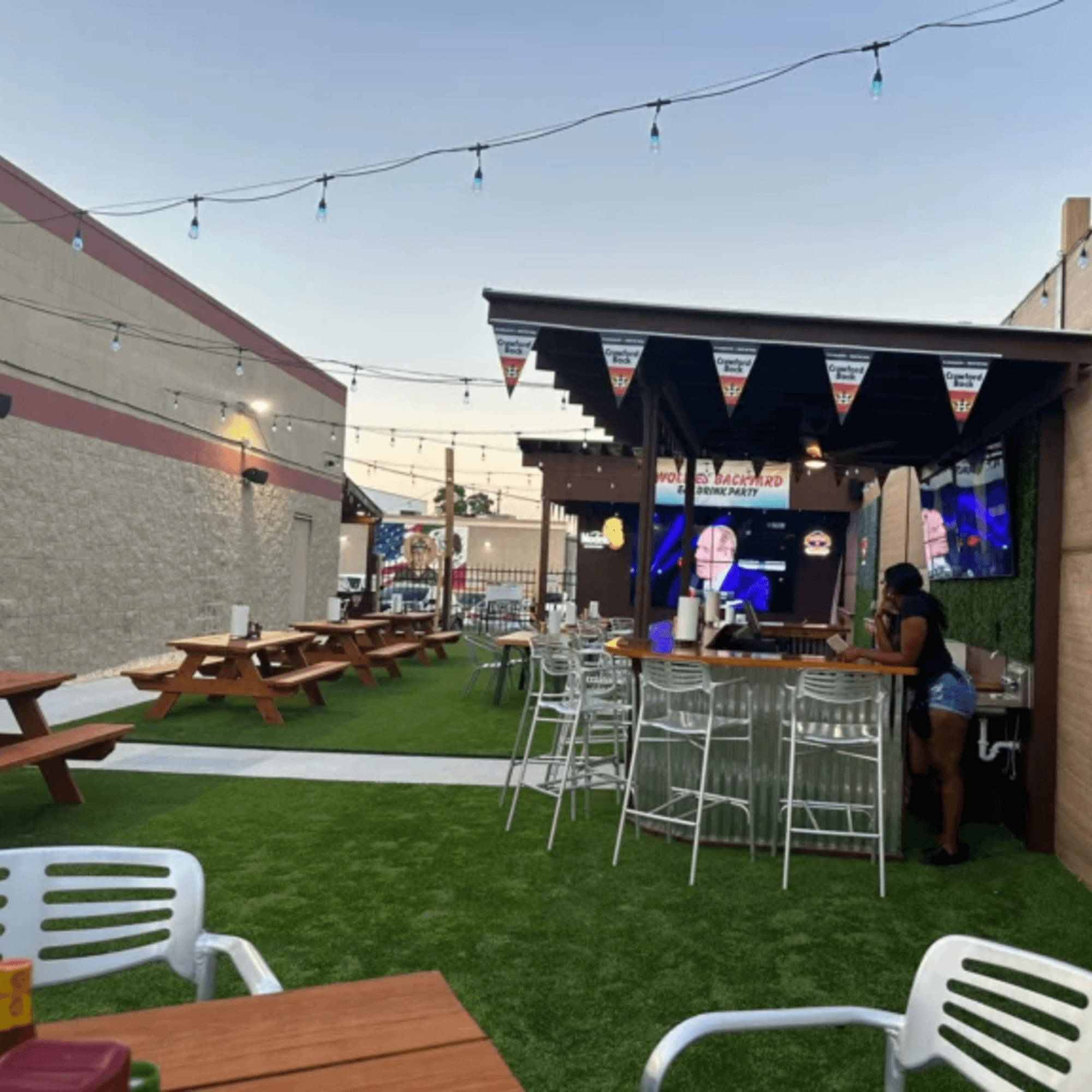 Wolfies Restaurant and Sports Bar gallery image #6