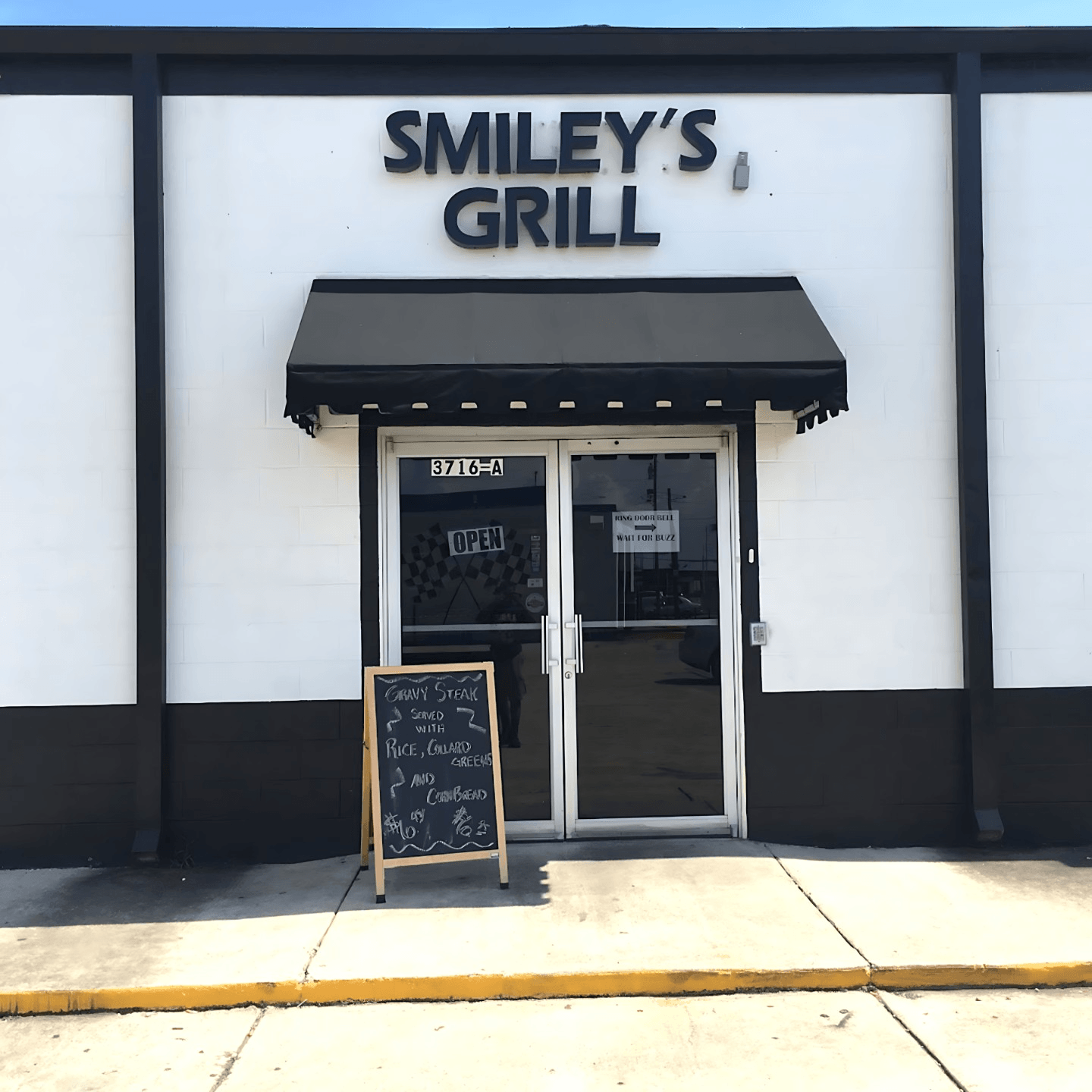 Welcome to Smiley’s Grill