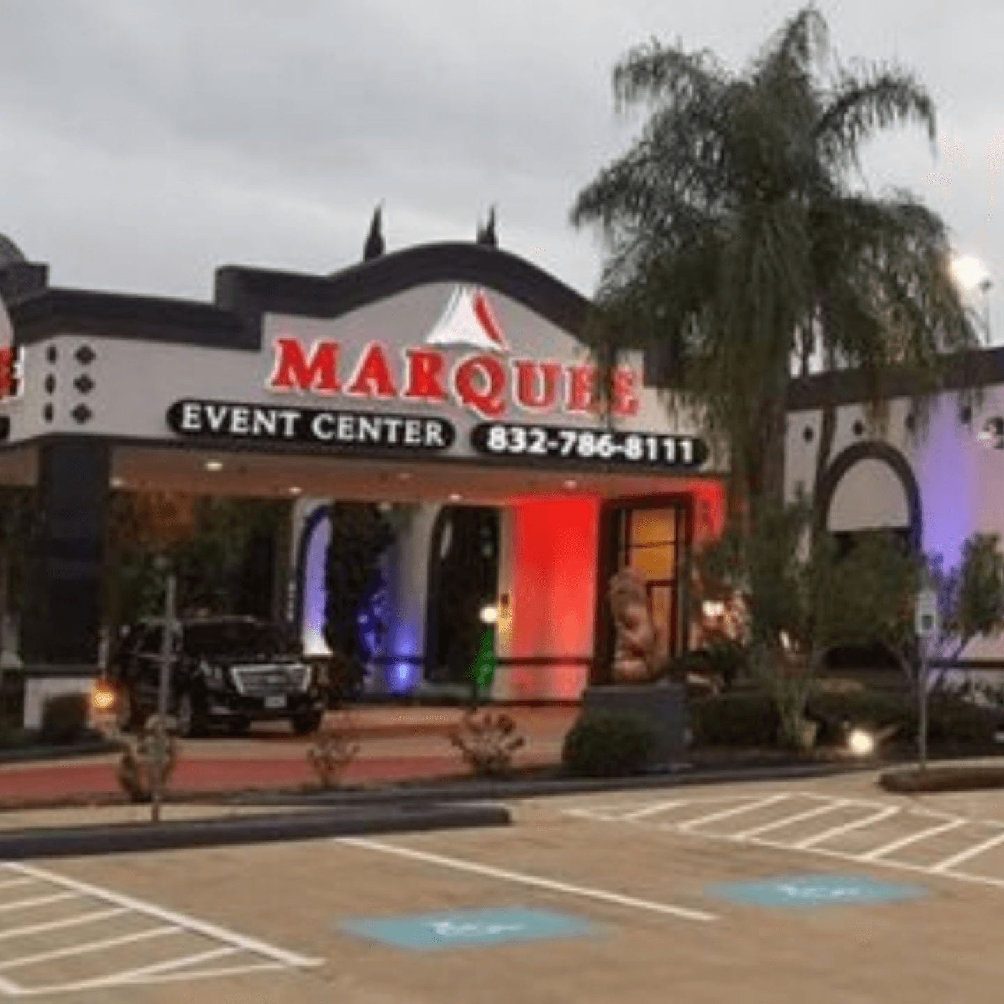 MARQUEE HOLIDAY INN (WILLOWBROOK)
